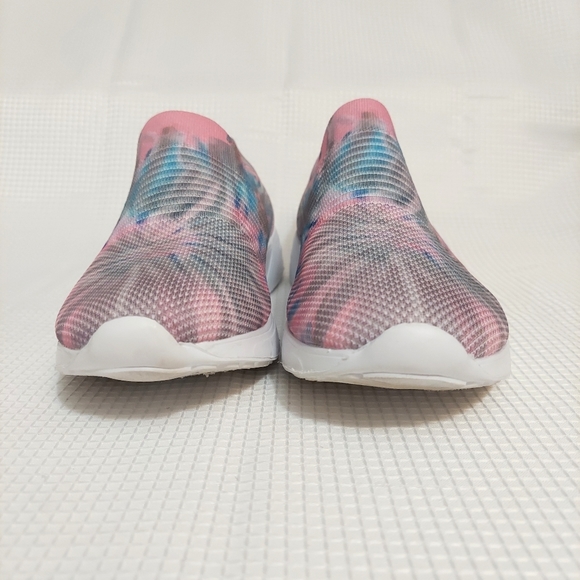 Steve Madden Lillier Tie Dye Knit Sneakers Shoes Lightweight Pastel Pink Blue - Picture 2 of 8